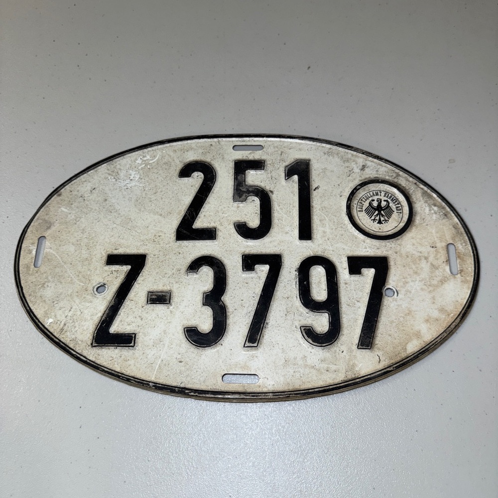 VINTAGE German Oval License Plate Wall Decor #251-Z3797 Collectible War Era Tag